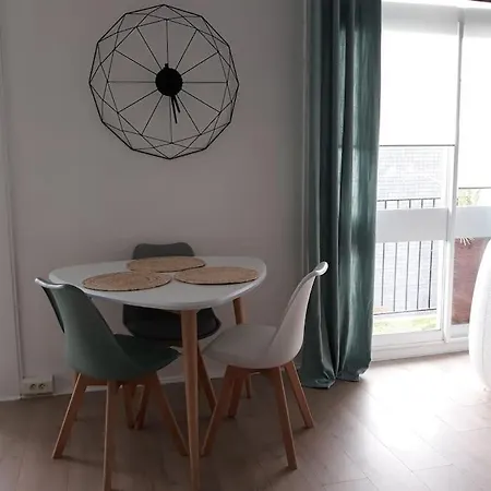 Port, Avec Balcon, Wifi Et Place Parking * 瓦讷